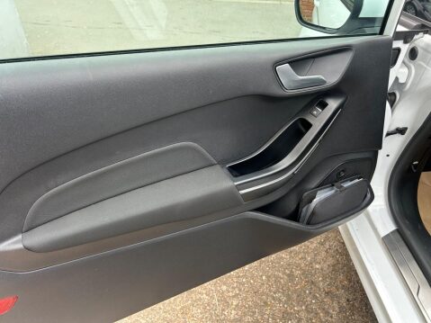 Ford Fiesta 1.5T EcoBoost ST-2 Euro 6 3dr 27
