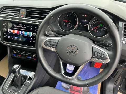 Volkswagen Tiguan 1.5 TSI Life DSG Euro 6 (s/s) 5dr 8