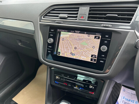 Volkswagen Tiguan 1.5 TSI Life DSG Euro 6 (s/s) 5dr 10