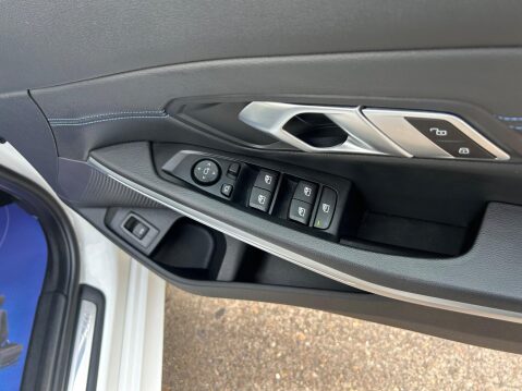 BMW 3 Series 2.0 320i M Sport Touring Auto Euro 6 (s/s) 5dr 32