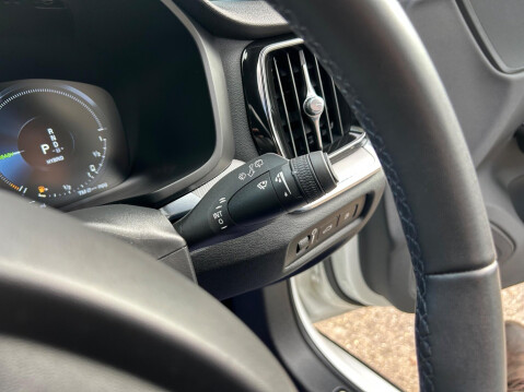 Volvo V60 2.0h T6 Recharge 11.6kWh R-Design Auto AWD Euro 6 (s/s) 5dr 18