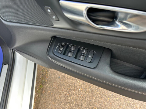 Volvo V60 2.0h T6 Recharge 11.6kWh R-Design Auto AWD Euro 6 (s/s) 5dr 24