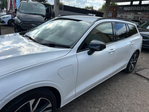Volvo V60 2.0h T6 Recharge 11.6kWh R-Design Auto AWD Euro 6 (s/s) 5dr 36