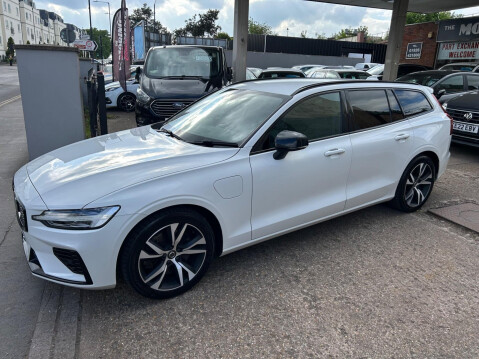 Volvo V60 2.0h T6 Recharge 11.6kWh R-Design Auto AWD Euro 6 (s/s) 5dr 41