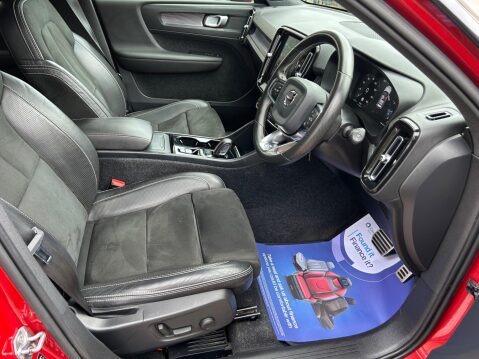 Volvo XC40 2.0 T4 R-Design Pro Auto AWD Euro 6 (s/s) 5dr 4