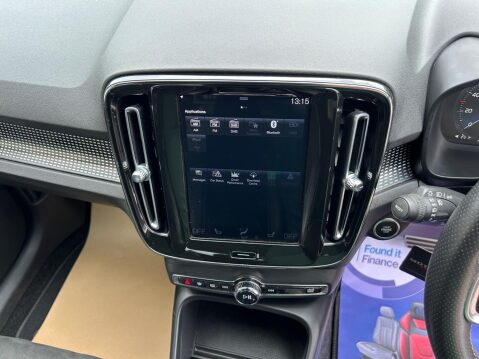 Volvo XC40 2.0 T4 R-Design Pro Auto AWD Euro 6 (s/s) 5dr 17
