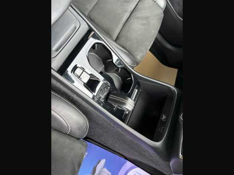 Volvo XC40 2.0 T4 R-Design Pro Auto AWD Euro 6 (s/s) 5dr 20