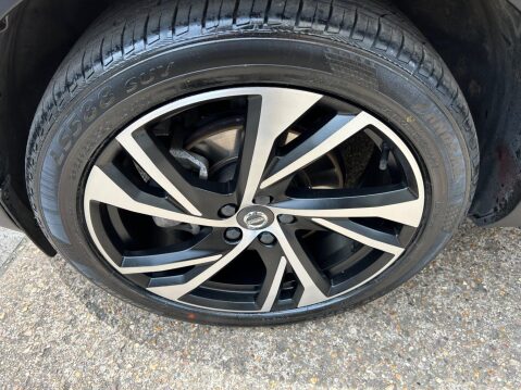 Volvo XC40 2.0 T4 R-Design Pro Auto AWD Euro 6 (s/s) 5dr 36