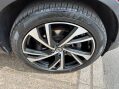 Volvo XC40 2.0 T4 R-Design Pro Auto AWD Euro 6 (s/s) 5dr 37
