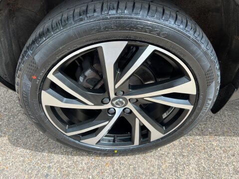 Volvo XC40 2.0 T4 R-Design Pro Auto AWD Euro 6 (s/s) 5dr 38