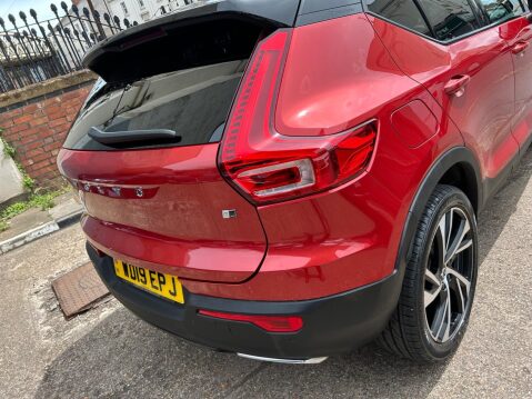 Volvo XC40 2.0 T4 R-Design Pro Auto AWD Euro 6 (s/s) 5dr 40