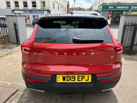 Volvo XC40 2.0 T4 R-Design Pro Auto AWD Euro 6 (s/s) 5dr 52