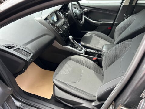 Ford Focus 1.0T EcoBoost Zetec Edition Auto Euro 6 (s/s) 5dr 5