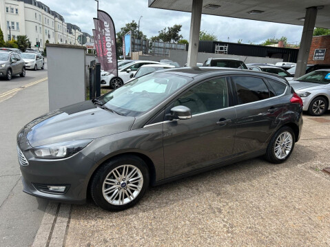 Ford Focus 1.0T EcoBoost Zetec Edition Auto Euro 6 (s/s) 5dr 37
