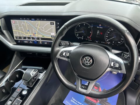 Volkswagen Touareg 3.0 TDI V6 R-Line Tech Tiptronic 4Motion Euro 6 (s/s) 5dr 8