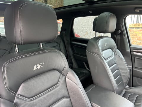 Volkswagen Touareg 3.0 TDI V6 R-Line Tech Tiptronic 4Motion Euro 6 (s/s) 5dr 34