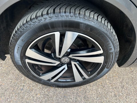 Volkswagen Touareg 3.0 TDI V6 R-Line Tech Tiptronic 4Motion Euro 6 (s/s) 5dr 45