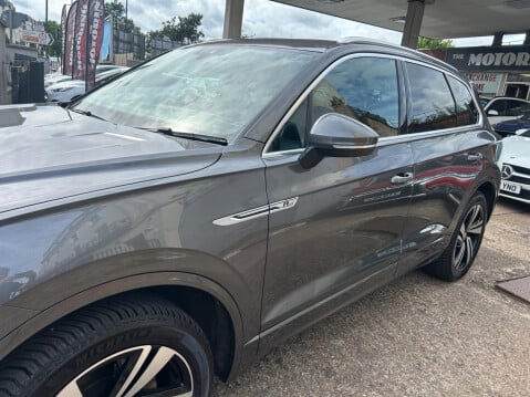 Volkswagen Touareg 3.0 TDI V6 R-Line Tech Tiptronic 4Motion Euro 6 (s/s) 5dr 52