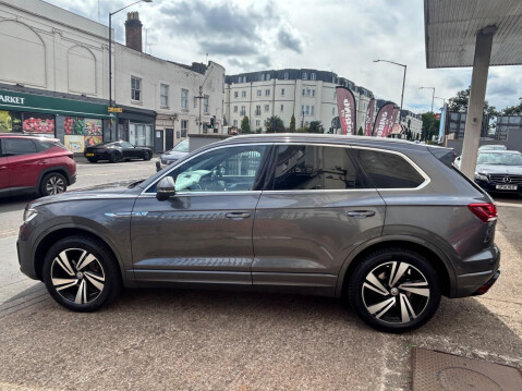 Volkswagen Touareg 3.0 TDI V6 R-Line Tech Tiptronic 4Motion Euro 6 (s/s) 5dr 58