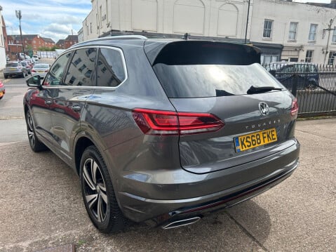 Volkswagen Touareg 3.0 TDI V6 R-Line Tech Tiptronic 4Motion Euro 6 (s/s) 5dr 60