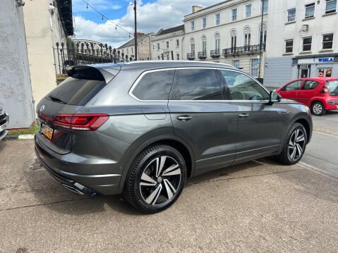 Volkswagen Touareg 3.0 TDI V6 R-Line Tech Tiptronic 4Motion Euro 6 (s/s) 5dr 64