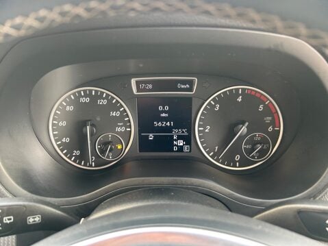 Mercedes-Benz B Class 1.8 B180 CDI BlueEfficiency Sport 7G-DCT Euro 5 (s/s) 5dr 9