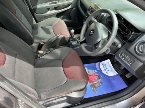Renault Clio 1.5 dCi ECO Expression + Euro 6 (s/s) 5dr 3