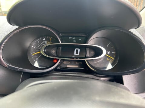 Renault Clio 1.5 dCi ECO Expression + Euro 6 (s/s) 5dr 8
