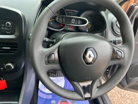 Renault Clio 1.5 dCi ECO Expression + Euro 6 (s/s) 5dr 15