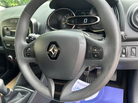 Renault Clio 1.5 dCi ECO Expression + Euro 6 (s/s) 5dr 16
