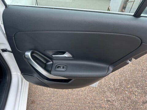 Mercedes-Benz A Class 1.5 A180d Sport 7G-DCT Euro 6 (s/s) 5dr 24