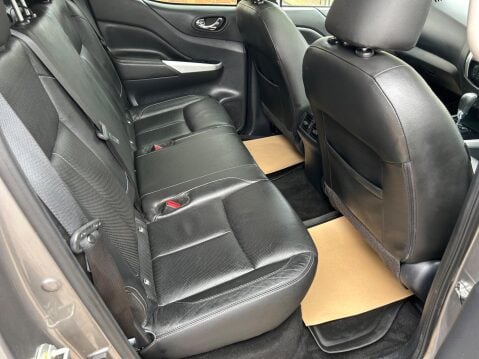 Nissan Navara 2.3 dCi Tekna Auto 4WD Euro 6 4dr 6