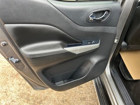 Nissan Navara 2.3 dCi Tekna Auto 4WD Euro 6 4dr 26
