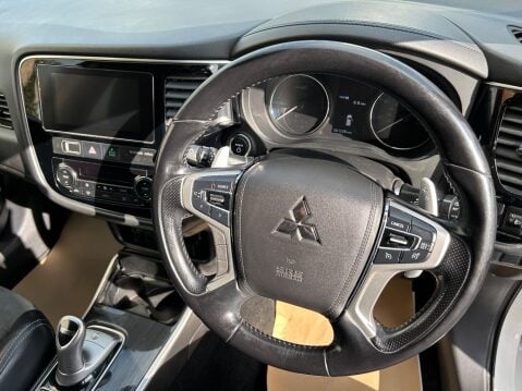 Mitsubishi Outlander 2.0h 12kWh Juro CVT 4WD Euro 6 (s/s) 5dr 8