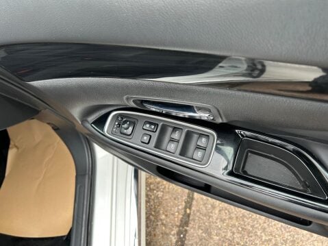 Mitsubishi Outlander 2.0h 12kWh Juro CVT 4WD Euro 6 (s/s) 5dr 21