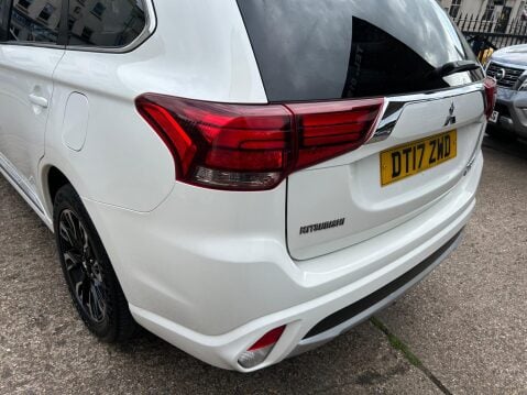 Mitsubishi Outlander 2.0h 12kWh Juro CVT 4WD Euro 6 (s/s) 5dr 27
