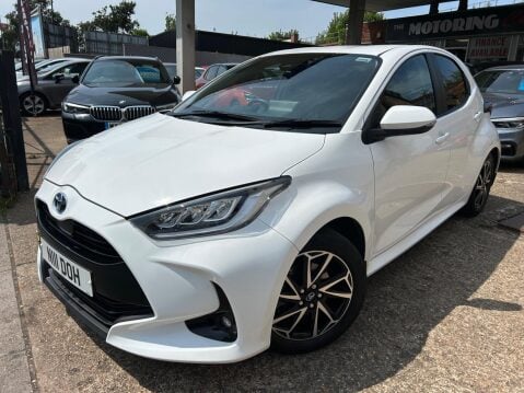 Toyota Yaris 1.5 VVT-h Design E-CVT Euro 6 (s/s) 5dr 1