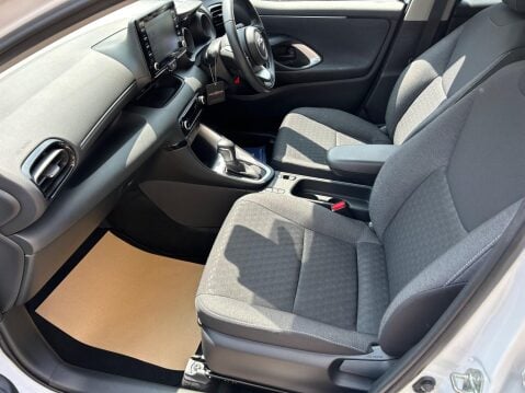 Toyota Yaris 1.5 VVT-h Design E-CVT Euro 6 (s/s) 5dr 5