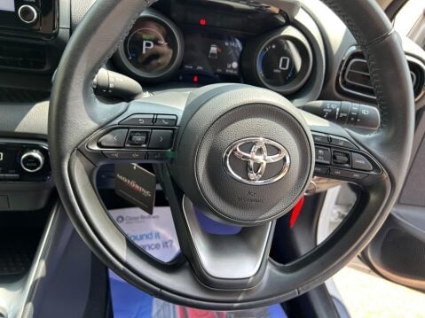 Toyota Yaris 1.5 VVT-h Design E-CVT Euro 6 (s/s) 5dr 17