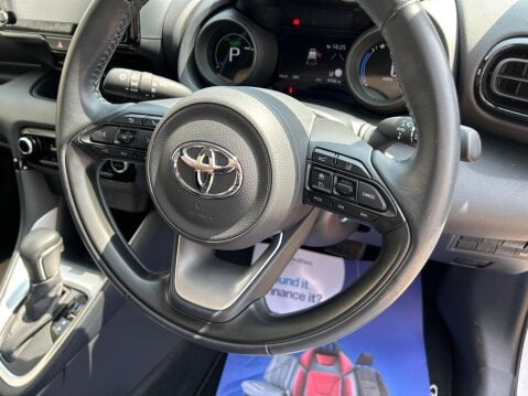 Toyota Yaris 1.5 VVT-h Design E-CVT Euro 6 (s/s) 5dr 18