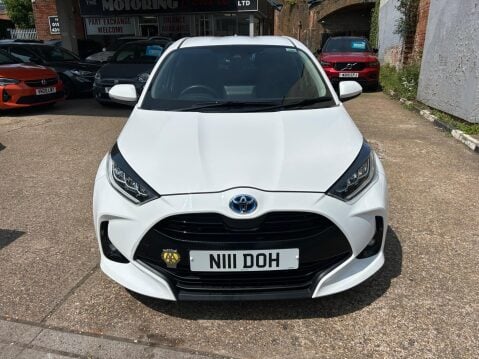 Toyota Yaris 1.5 VVT-h Design E-CVT Euro 6 (s/s) 5dr 34