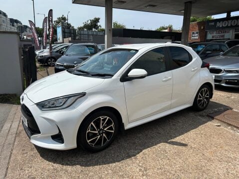 Toyota Yaris 1.5 VVT-h Design E-CVT Euro 6 (s/s) 5dr 36