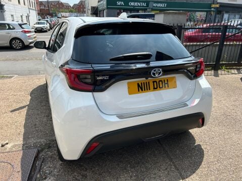 Toyota Yaris 1.5 VVT-h Design E-CVT Euro 6 (s/s) 5dr 40