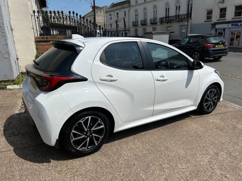 Toyota Yaris 1.5 VVT-h Design E-CVT Euro 6 (s/s) 5dr 43