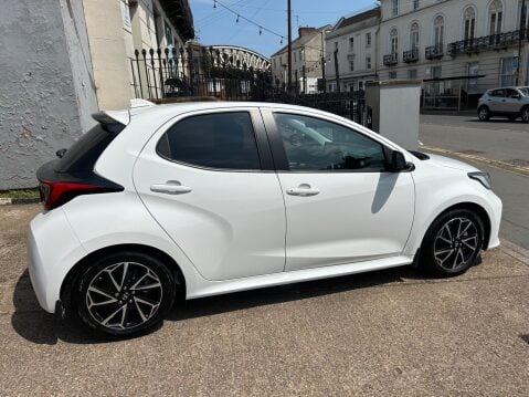 Toyota Yaris 1.5 VVT-h Design E-CVT Euro 6 (s/s) 5dr 44