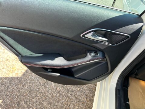Mercedes-Benz A Class 1.5 A180d AMG Line (Premium) 7G-DCT Euro 6 (s/s) 5dr 24