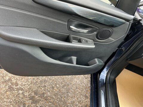 BMW 2 Series 2.0 220d Sport Auto xDrive Euro 6 (s/s) 5dr 28