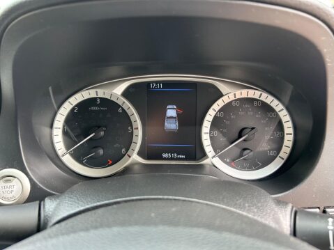 Nissan Navara 2.3 dCi Tekna Auto 4WD Euro 6 4dr 9