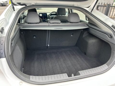 Hyundai IONIQ 1.6 h-GDi Premium DCT Euro 6 (s/s) 5dr 31