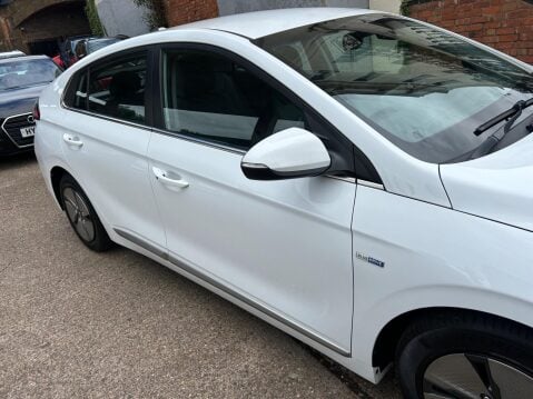 Hyundai IONIQ 1.6 h-GDi Premium DCT Euro 6 (s/s) 5dr 34